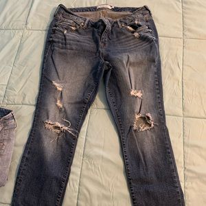 Distressed skinny jeans